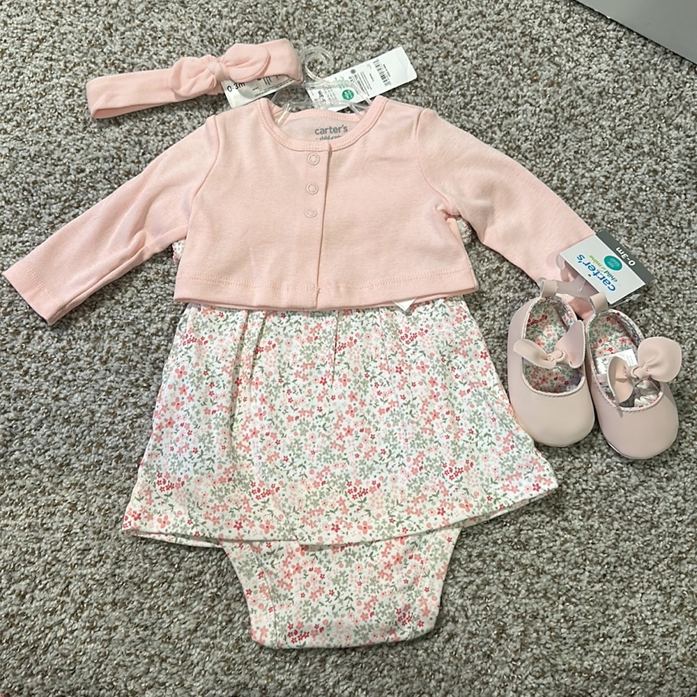 Carter’s 4 piece 0-3m Dress/Cardigan Set